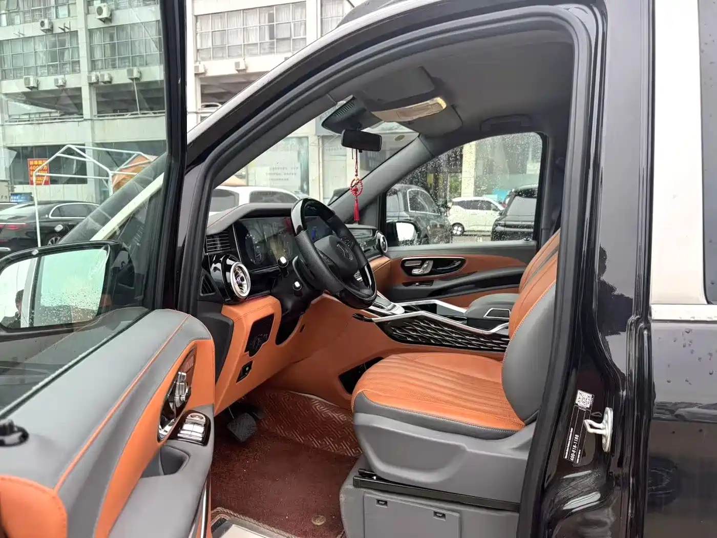 Mercedes-Benz Vito 2023 2.0T Elite 7-Seater фото 3