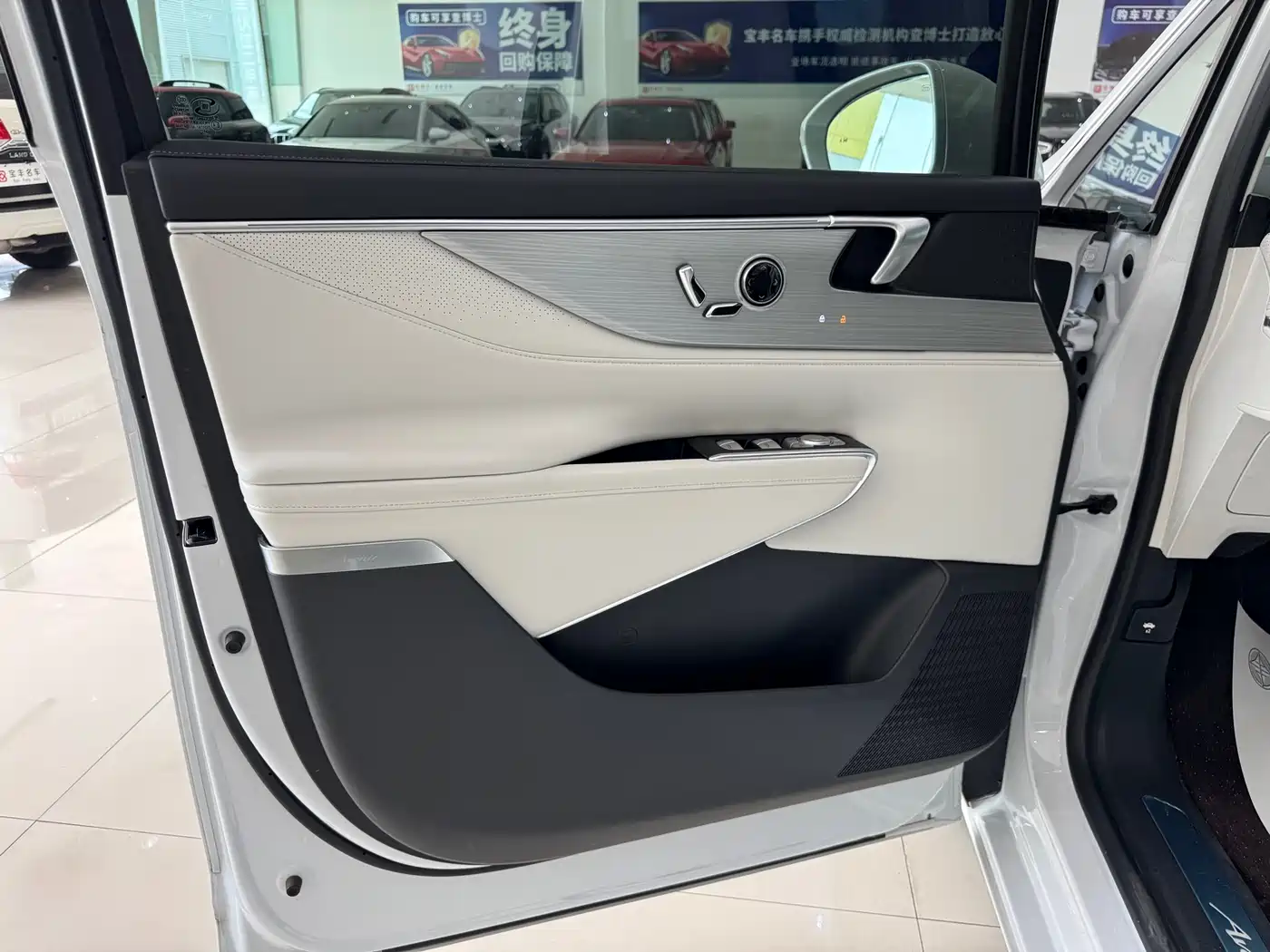 Buick GL8 New Energy 2025 Landlux Smart Edition 7-seater фото 6