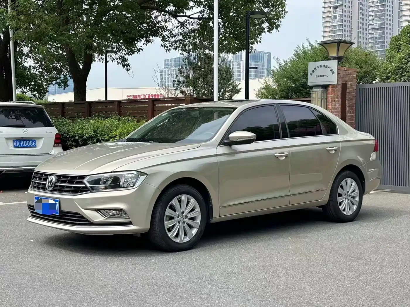 Volkswagen Bora 2017 1.6L Manual Comfort Edition фото 5