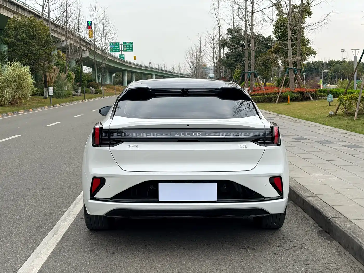 ZEEKR EXTREME KRYPTON 001