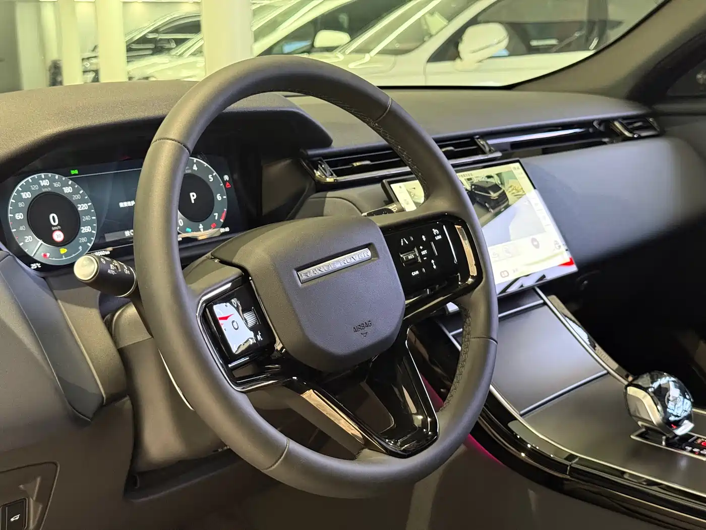 Land Rover Range Rover Velar 2024 Dynamic SE фото 6