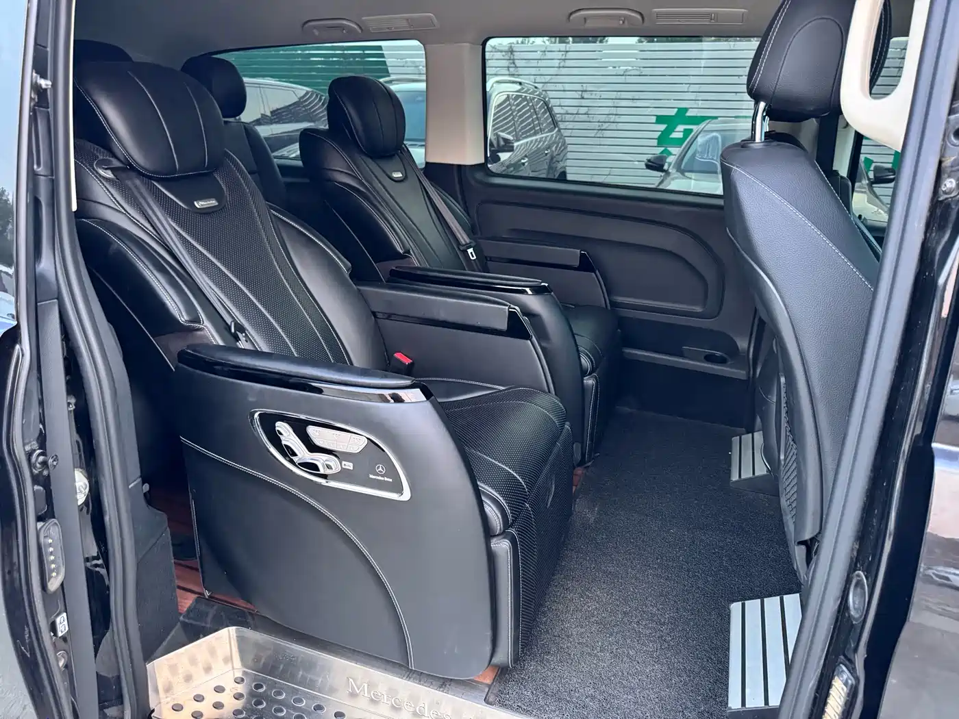 Mercedes-Benz Vito 2020 2.0T Elite Edition (7-seater) фото 9