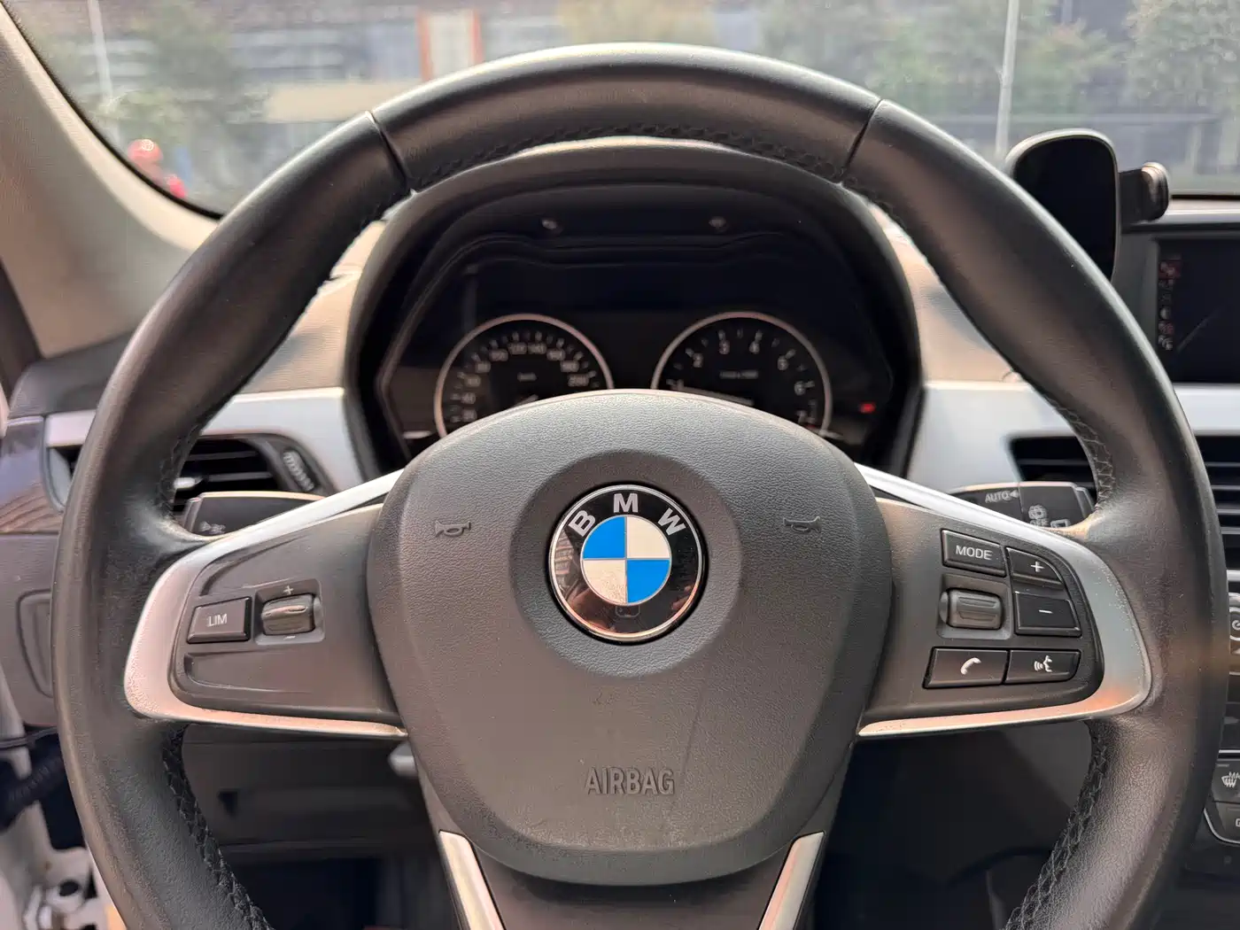 BMW X1 2016 sDrive18Li Premium Model фото 12