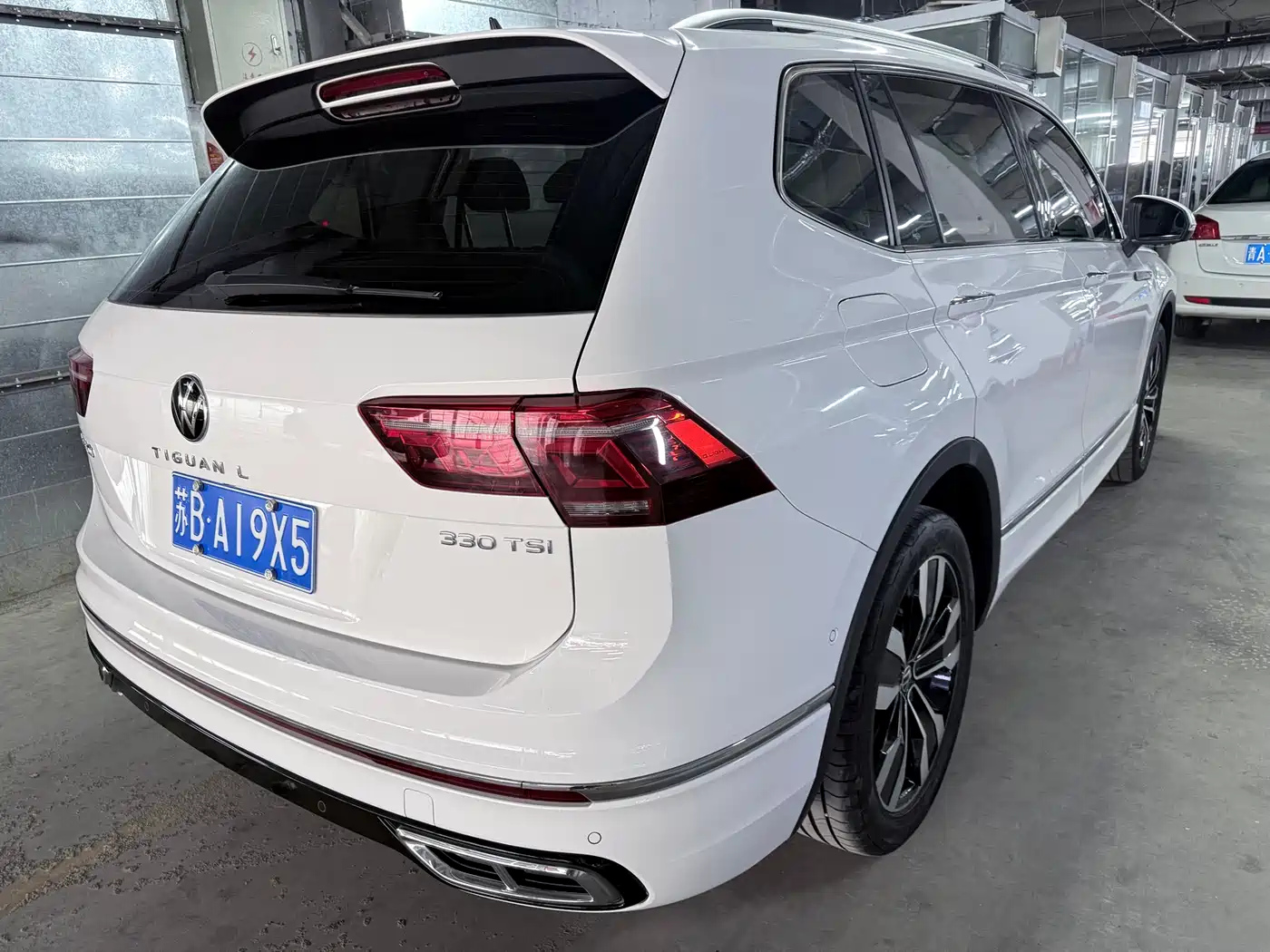 Volkswagen Tiguan L 2022 330TSI Auto 2WD R-Line Premium Edition фото 19