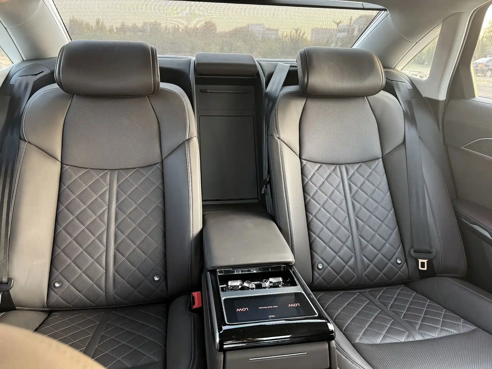 Photo 6 - Audi A8