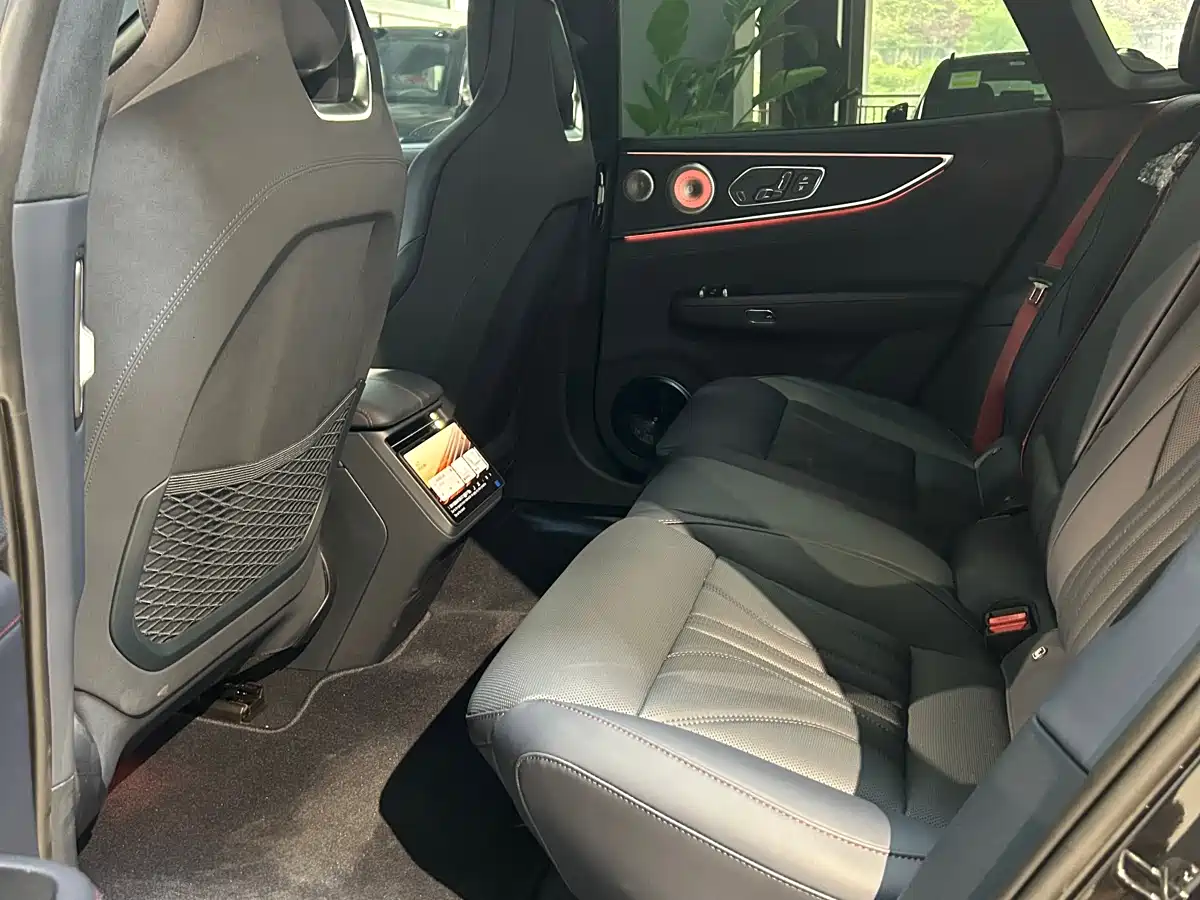 ZEEKR EXTREME KRYPTON 001