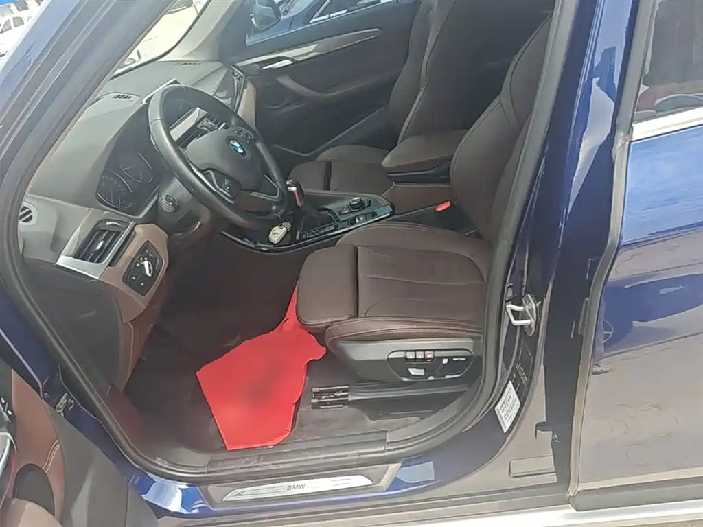 BMW X1 2019 sDrive18Li Premium Model фото 15