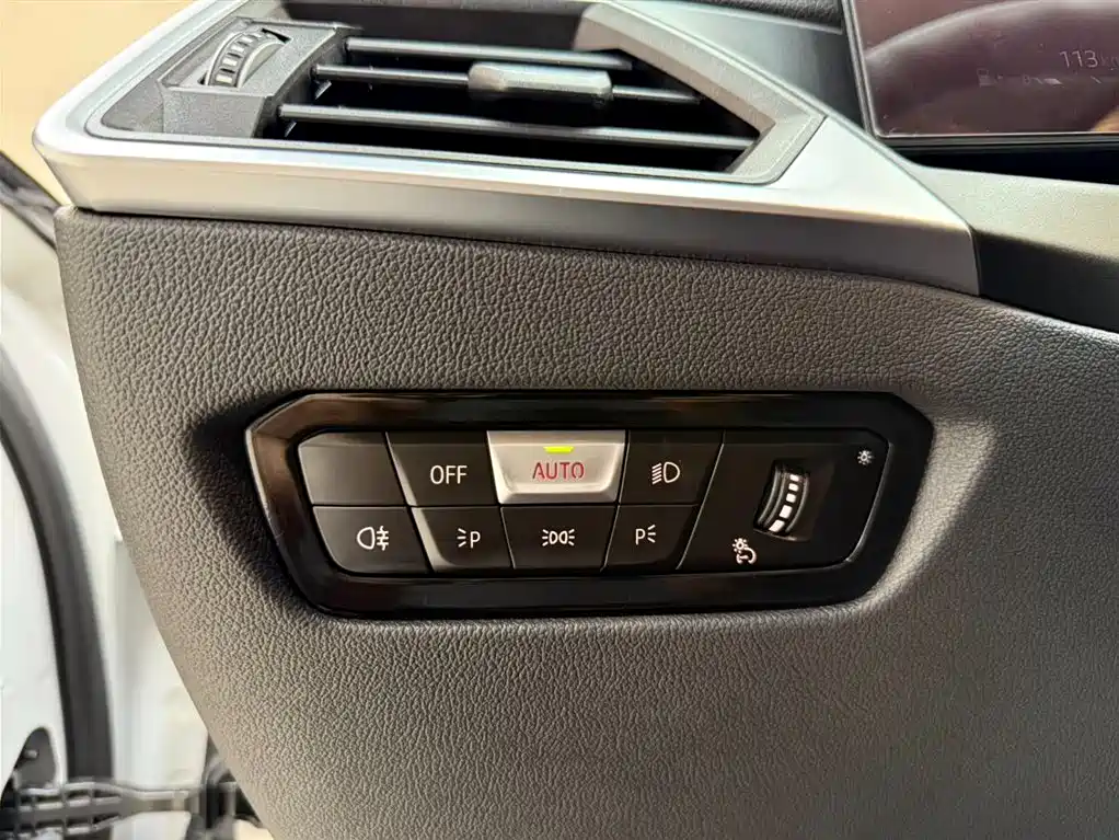 BMW 3 Series 2023 320Li M Sport Package фото 15