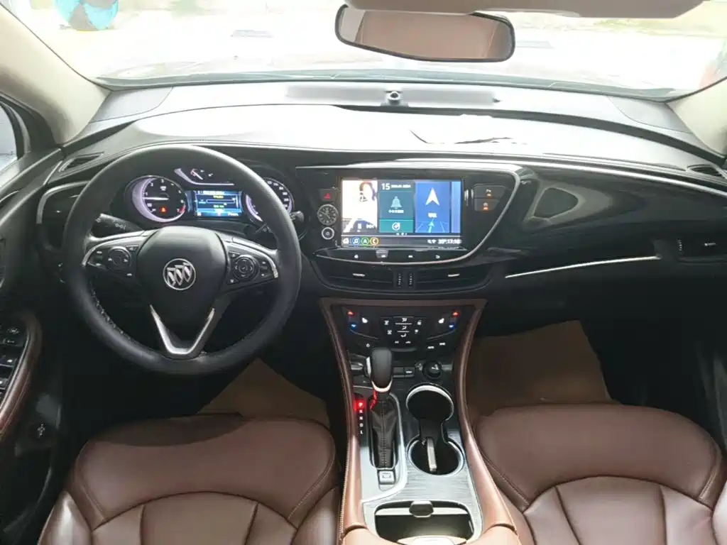 Фото 10 - Buick Envision Plus