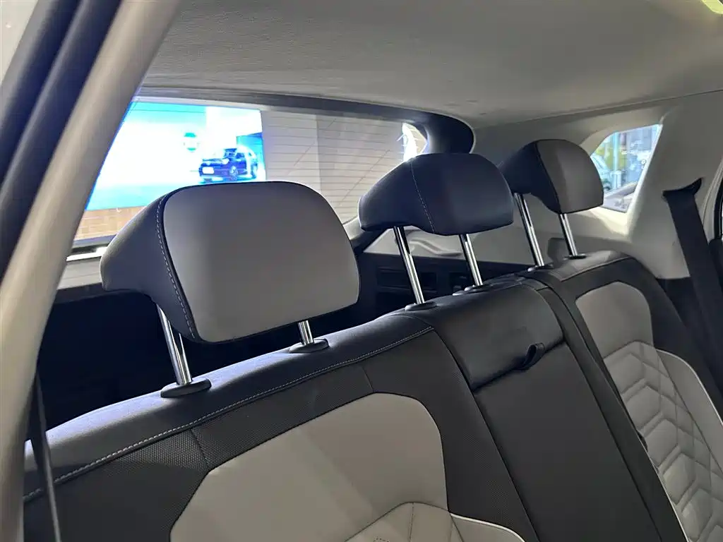 Volkswagen Tayron 2023 300TSI 2WD Luxury Plus Advanced Edition фото 10
