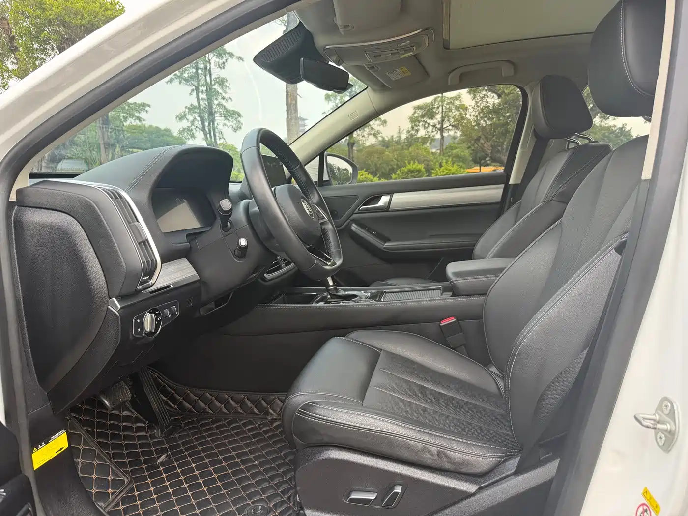 Фото 6 - BYD Tang