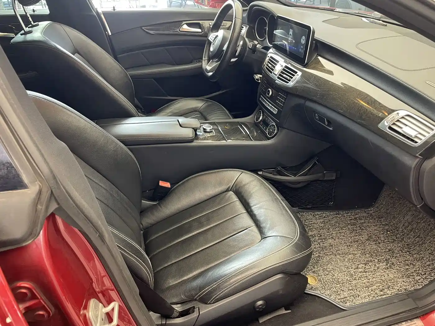 Фото 24 - Mercedes-Benz CLS