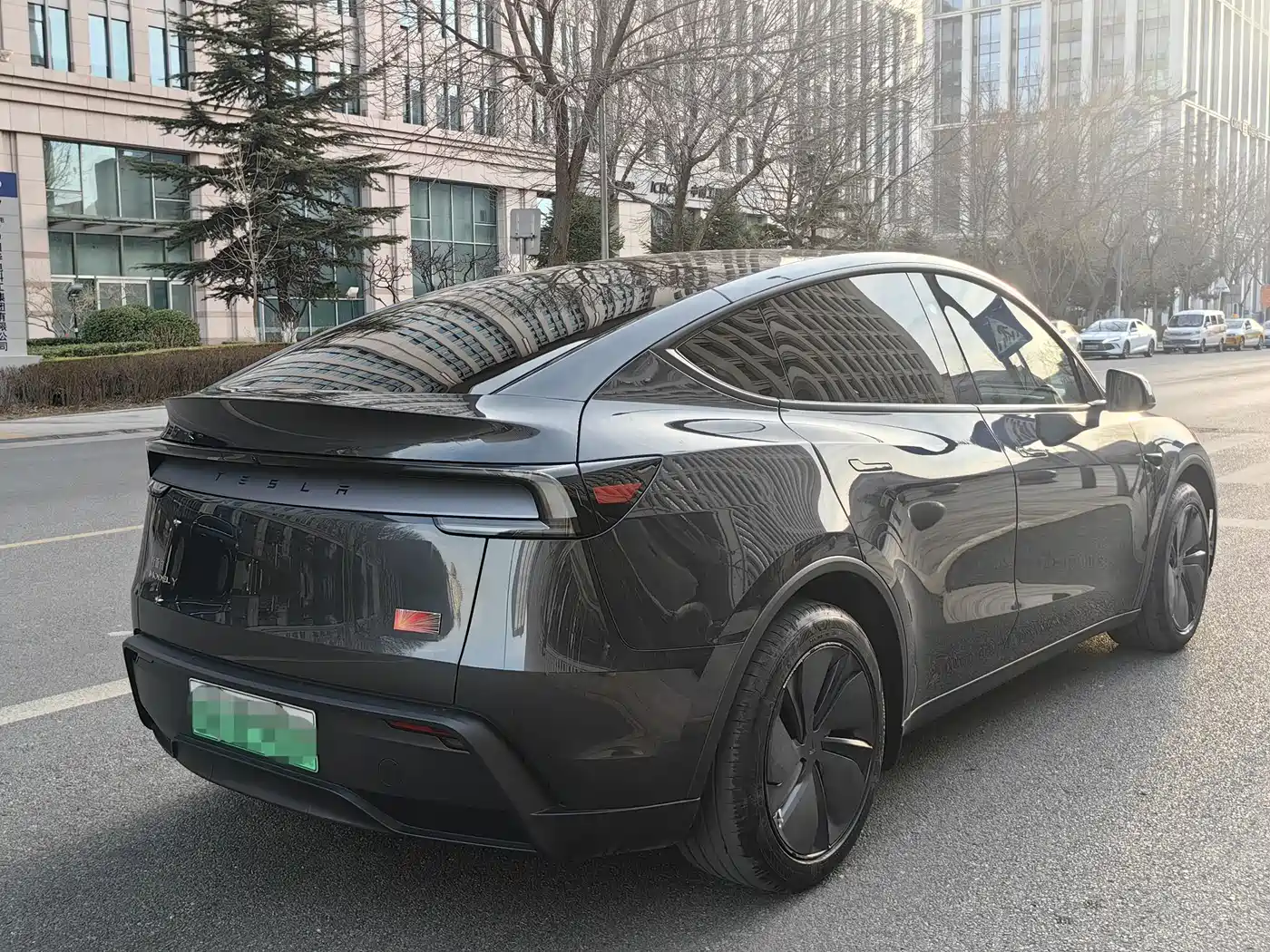TESLA MODEL Y