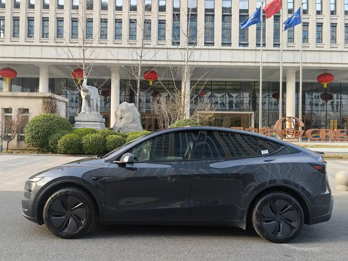 TESLA MODEL Y