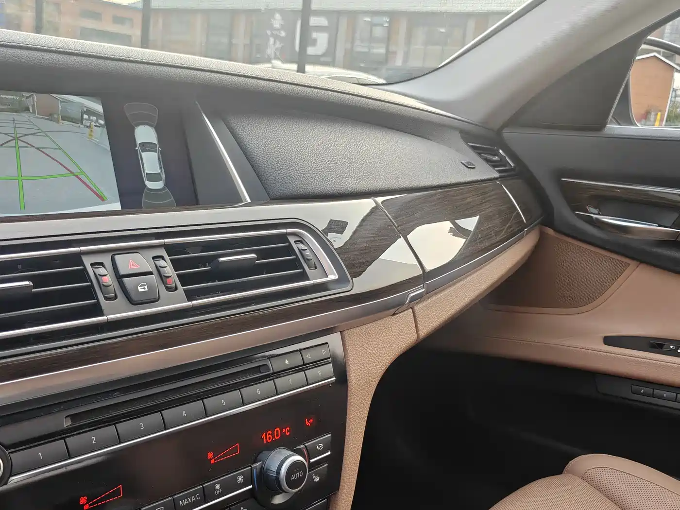 BMW 7 Series 2013 Model 740Li Leading фото 29