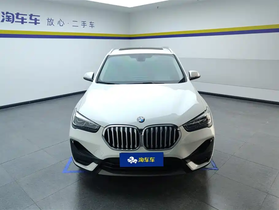 BMW X1 2021 sDrive25Li Leading фото 2