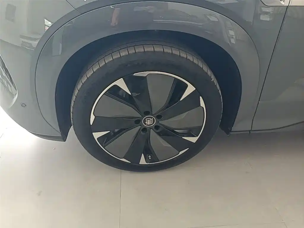 BYD Tang L 2025 DM 175KM Drone Player Edition фото 23