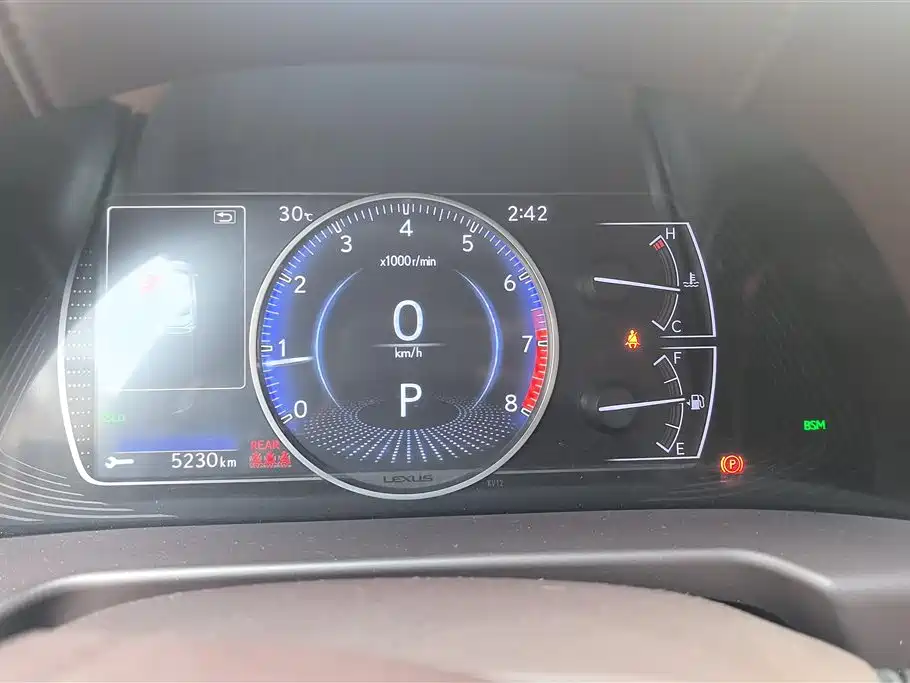 Lexus ES 2020 200 Luxury фото 14