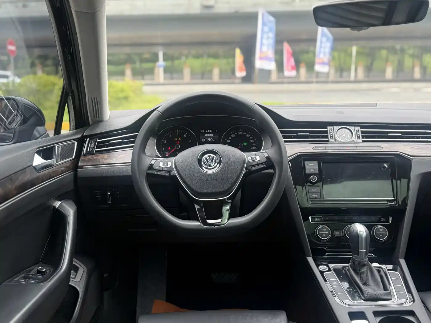 Volkswagen Magotan 2019 330TSI DSG Luxury Class China VI фото 29