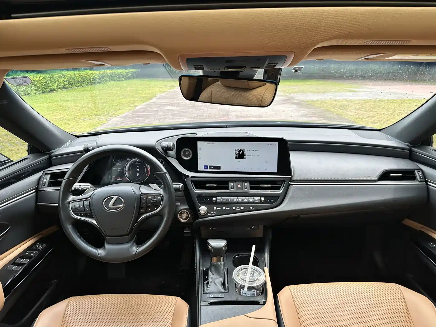 Фото 20 - Lexus ES