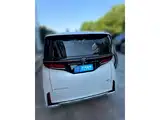 Фото 2 - Toyota Vellfire