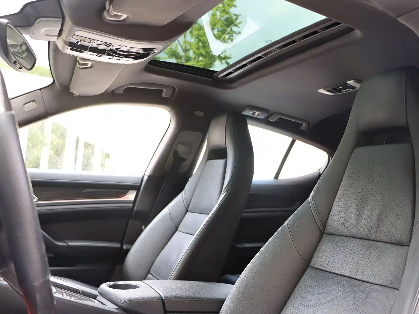 Porsche Panamera 2010 Model Panamera S 4.8L фото 22