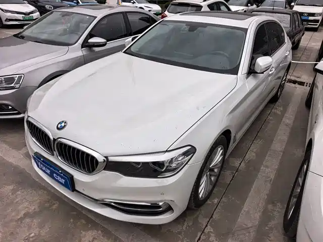 BMW 5 SERIES