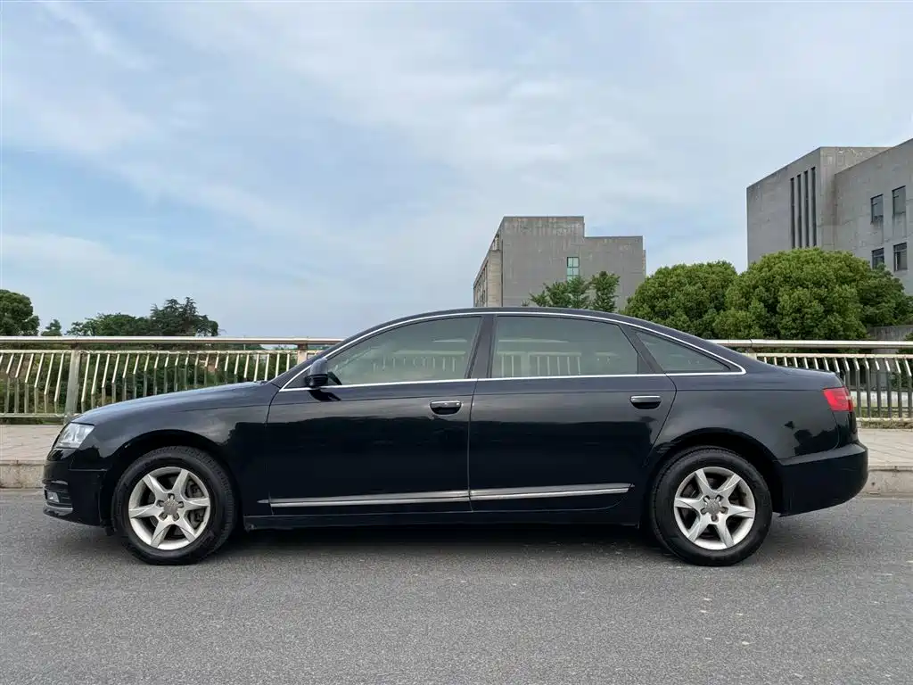 Audi A6L 2011 Model 2.0 TFSI Auto Standard фото 2