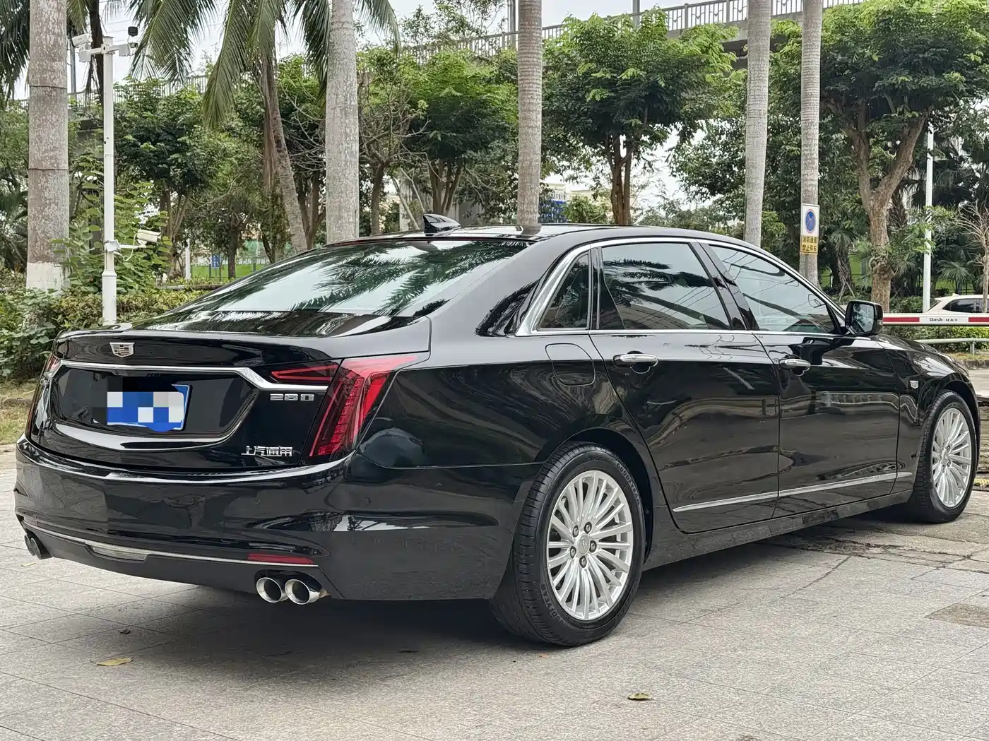 CADILLAC CT6
