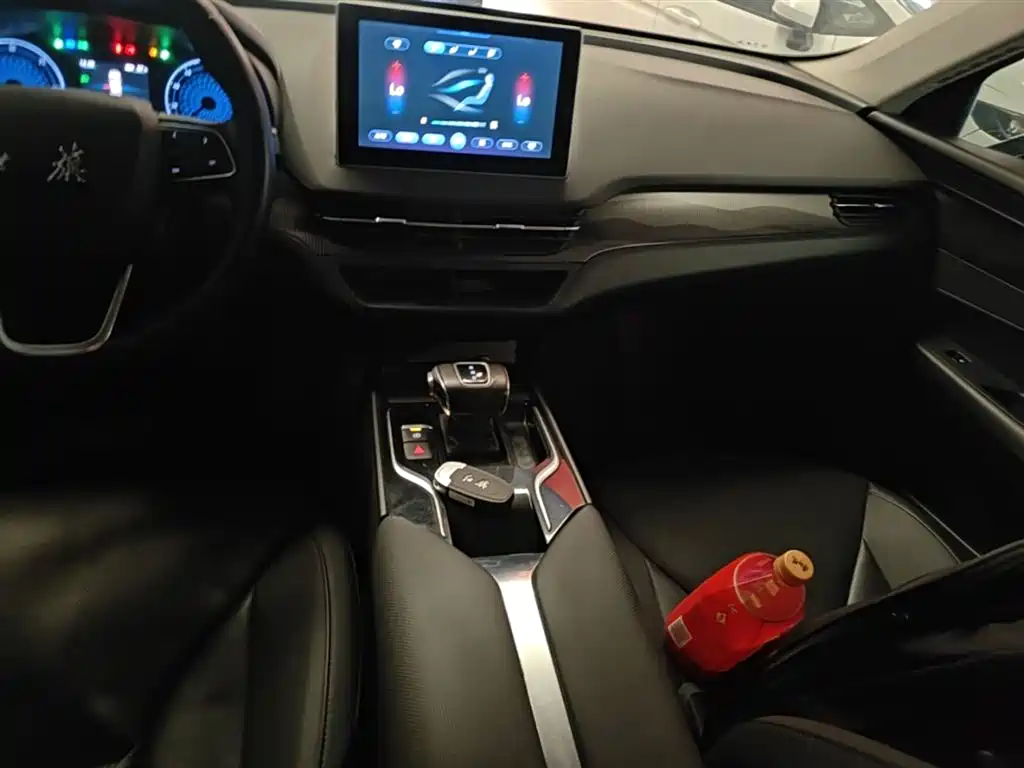 Hongqi E-QM5 2021 Ride-hailing Charging Basic Edition 5-seater фото 14
