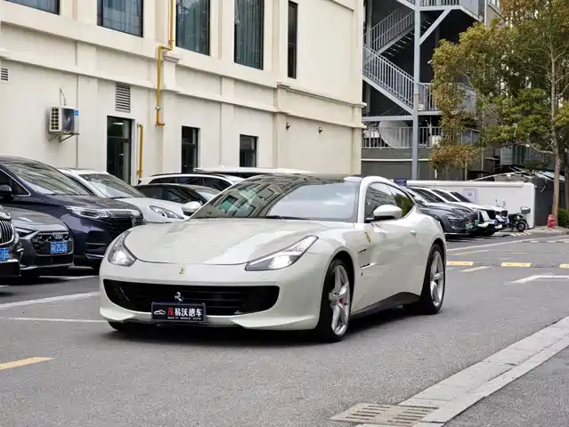 ferrari gtc4lusso