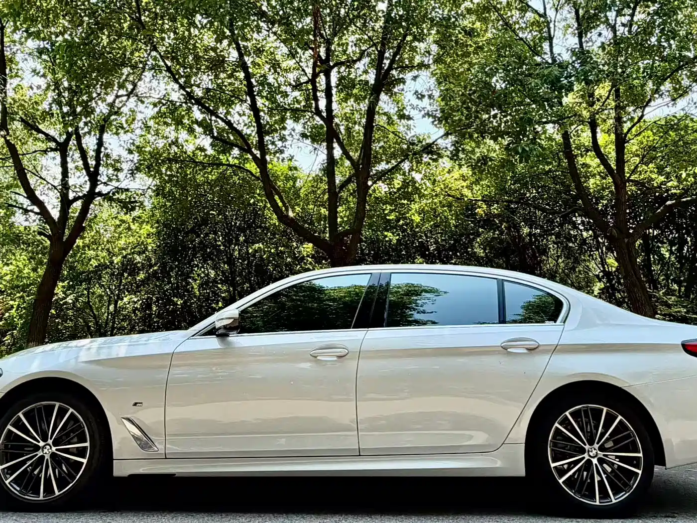 BMW 5 Series 2021 530Li Leading M Sport Package фото 3