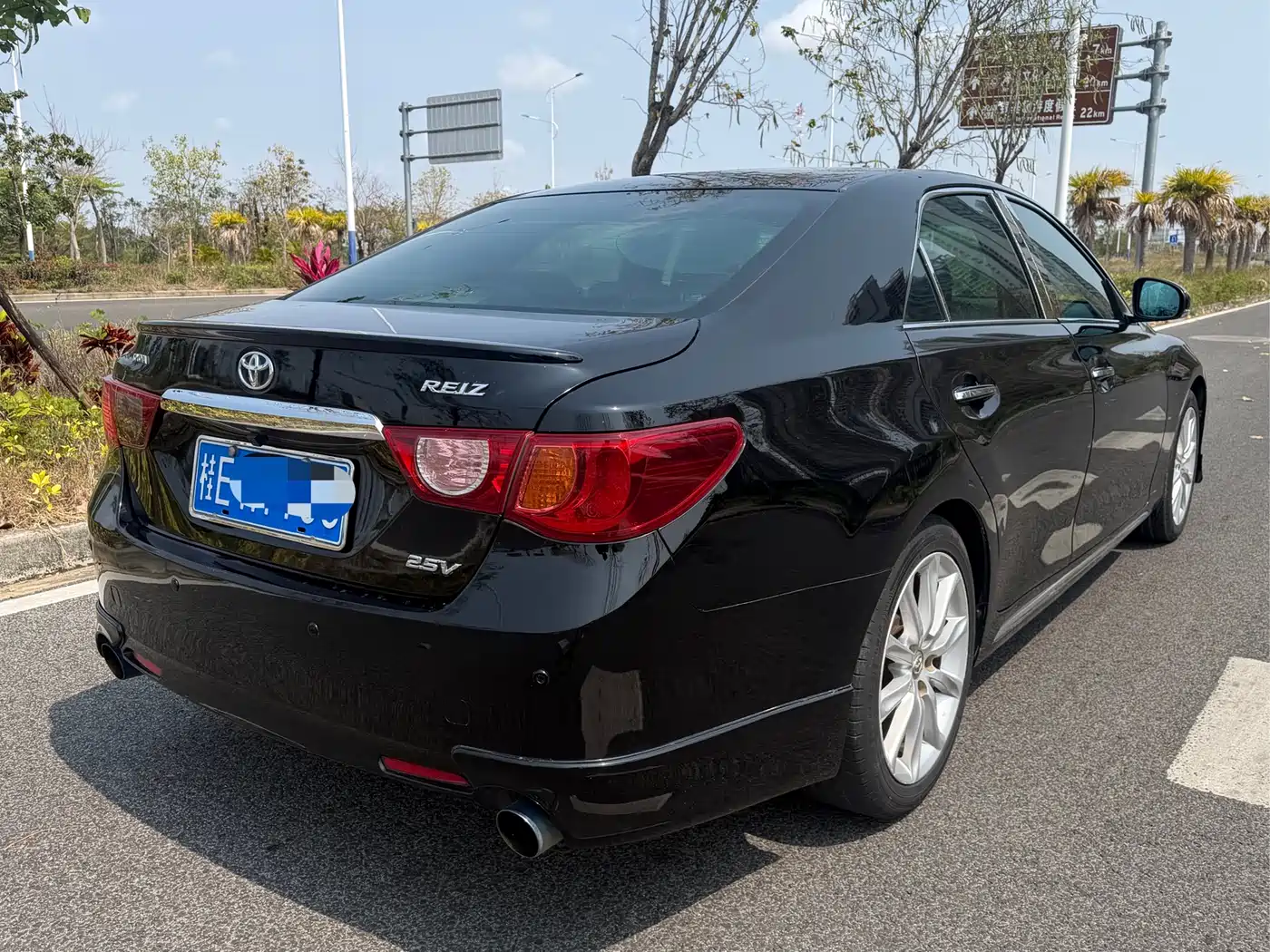 Toyota Reiz 2010 2.5V Style Elite Edition фото 4