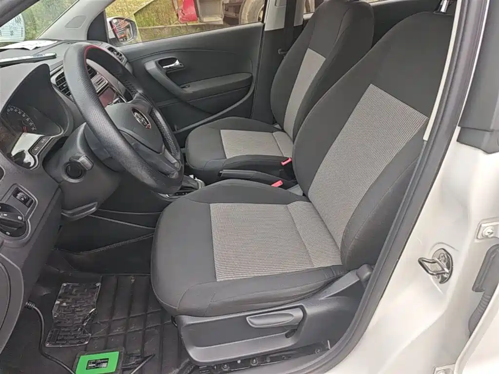 Volkswagen Polo 2018 1.5L Auto Safe Drive фото 15