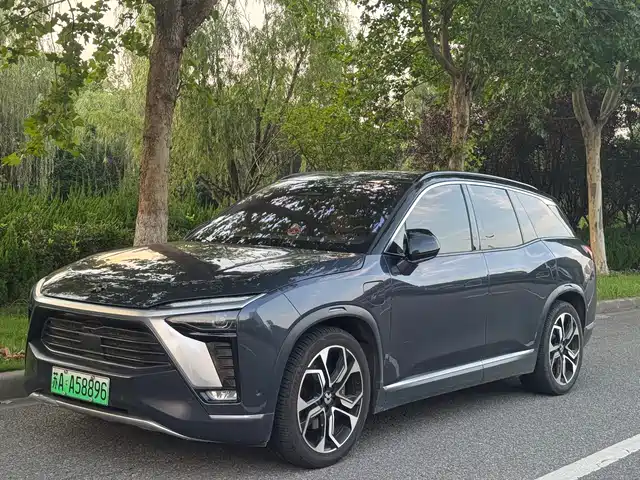 NIO ES8 2022