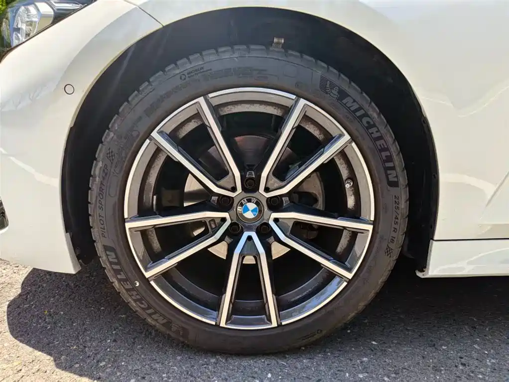 BMW 3 Series 2023 325Li M Sport Package фото 16
