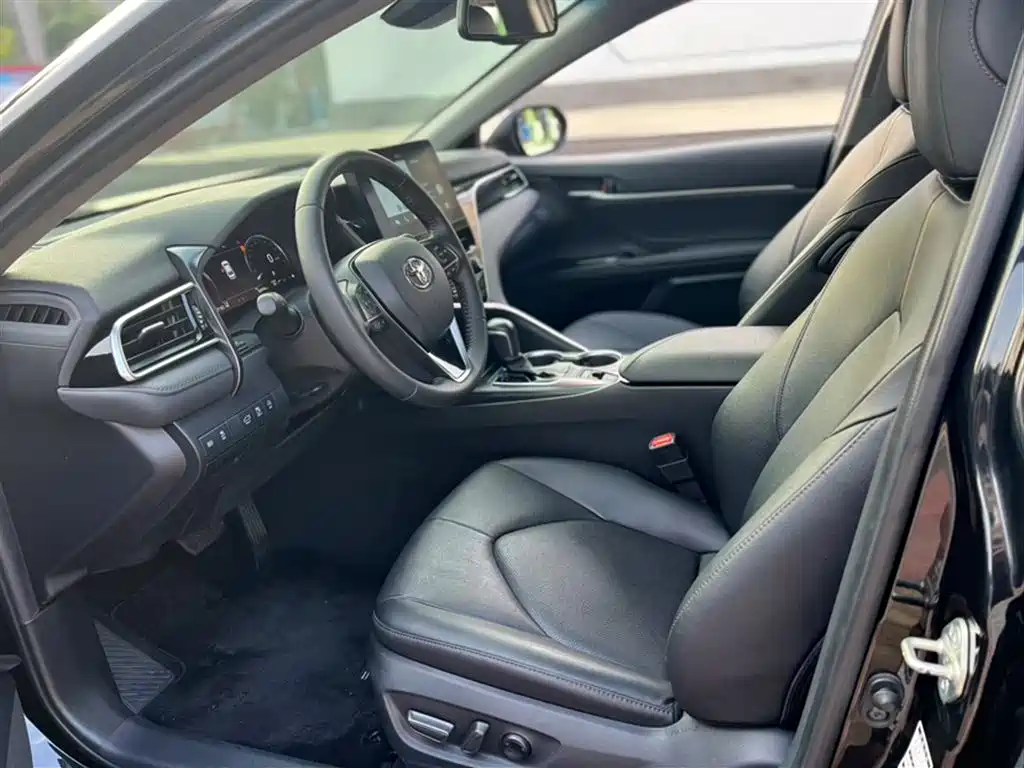 Toyota Camry 2021 2.5G Luxury Edition фото 14