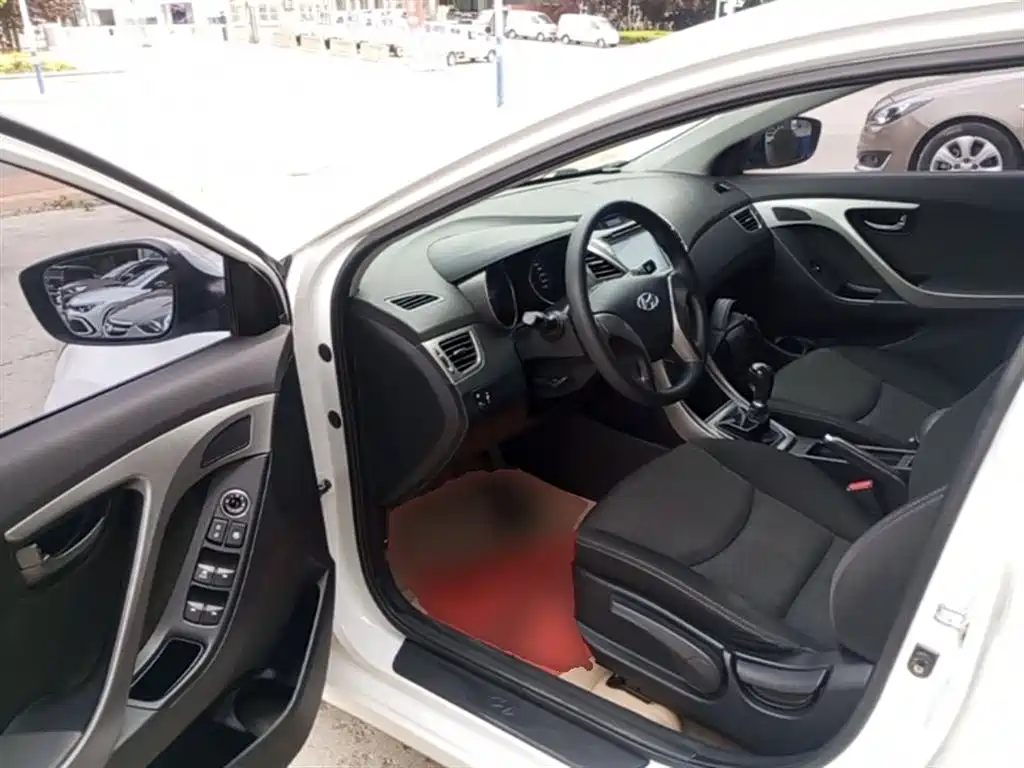 Hyundai Langdong 2012 1.6L Manual Fashion фото 16