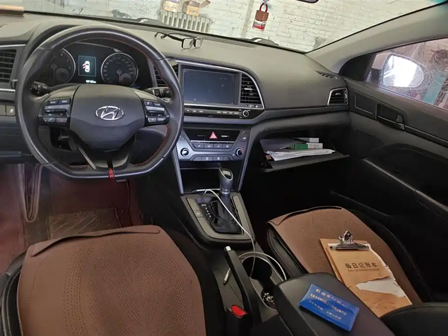 Hyundai Elantra 2016 1.4T DCT Dynamic·Vitality фото 12