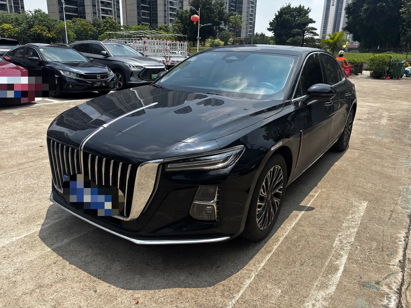 Hongqi H5 2024 2.0T Automatic Smart Connect Flag Smooth Edition