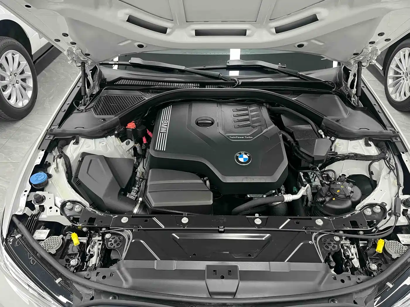 BMW 3 Series 2021 Second Facelift 325Li M Sport Package фото 24