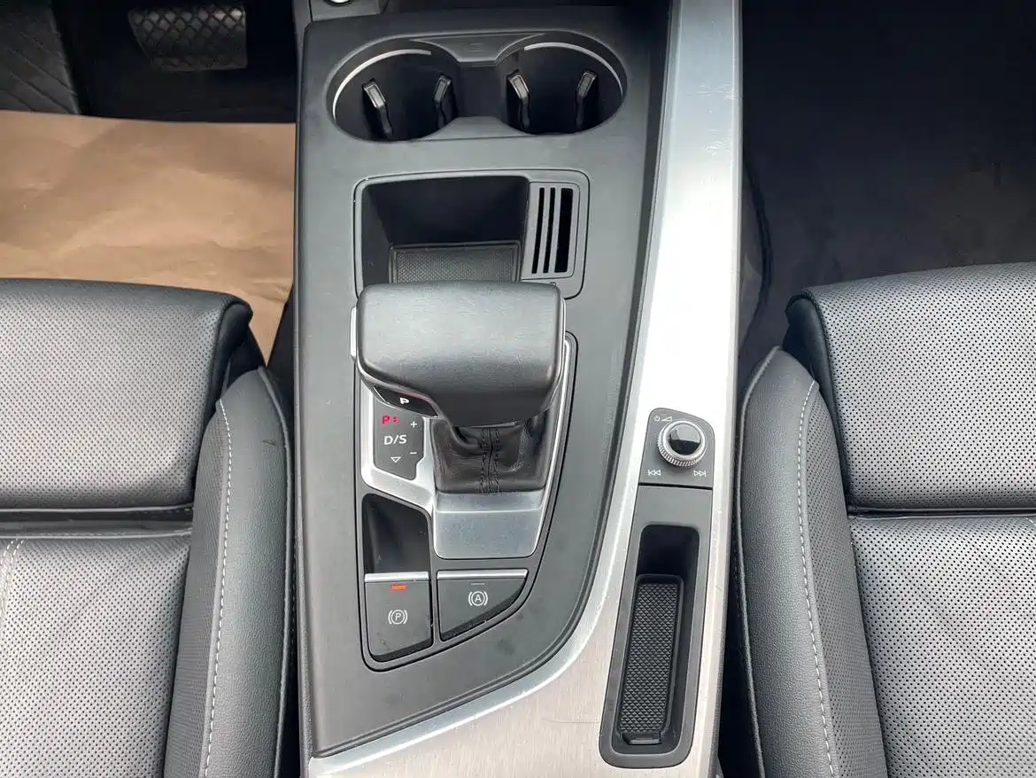 Audi A4L 2020 40 TFSI Luxury Dynamic фото 13