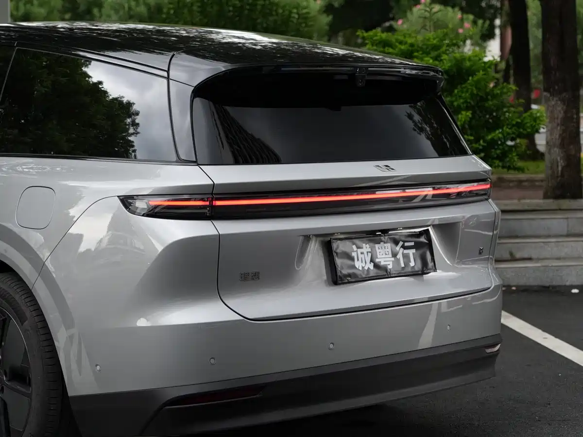 Li Auto Li i8 2026 2025 Standard Edition