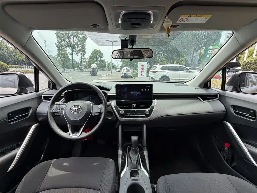 Toyota Frontlander 2024 2.0L CVT Elite Edition фото 11