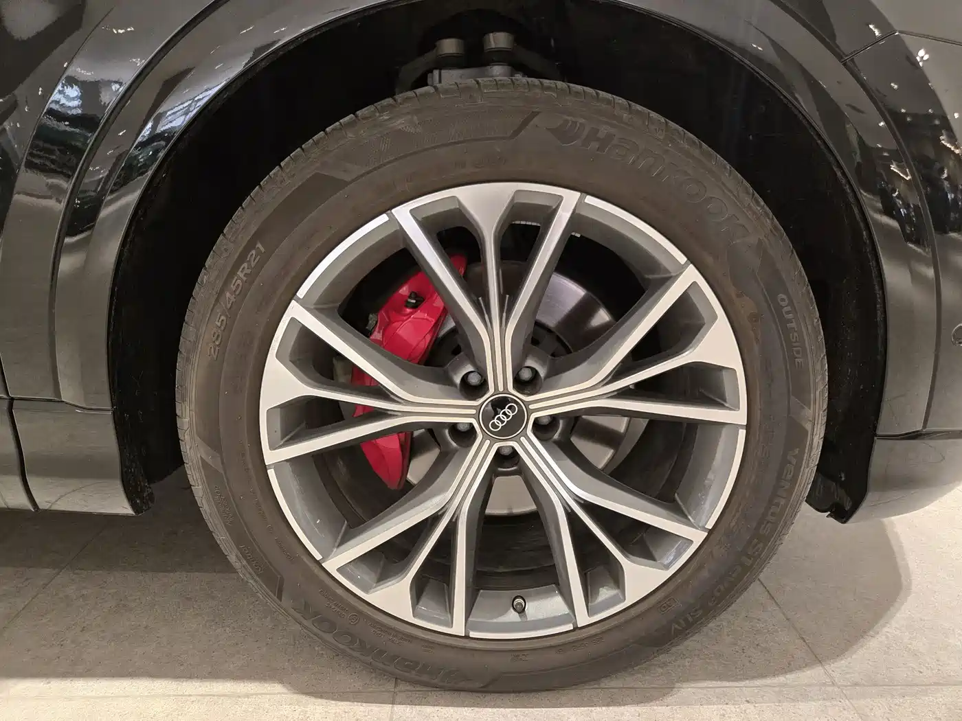 Audi Q8 2023 55 TFSI Exclusive Sport фото 26