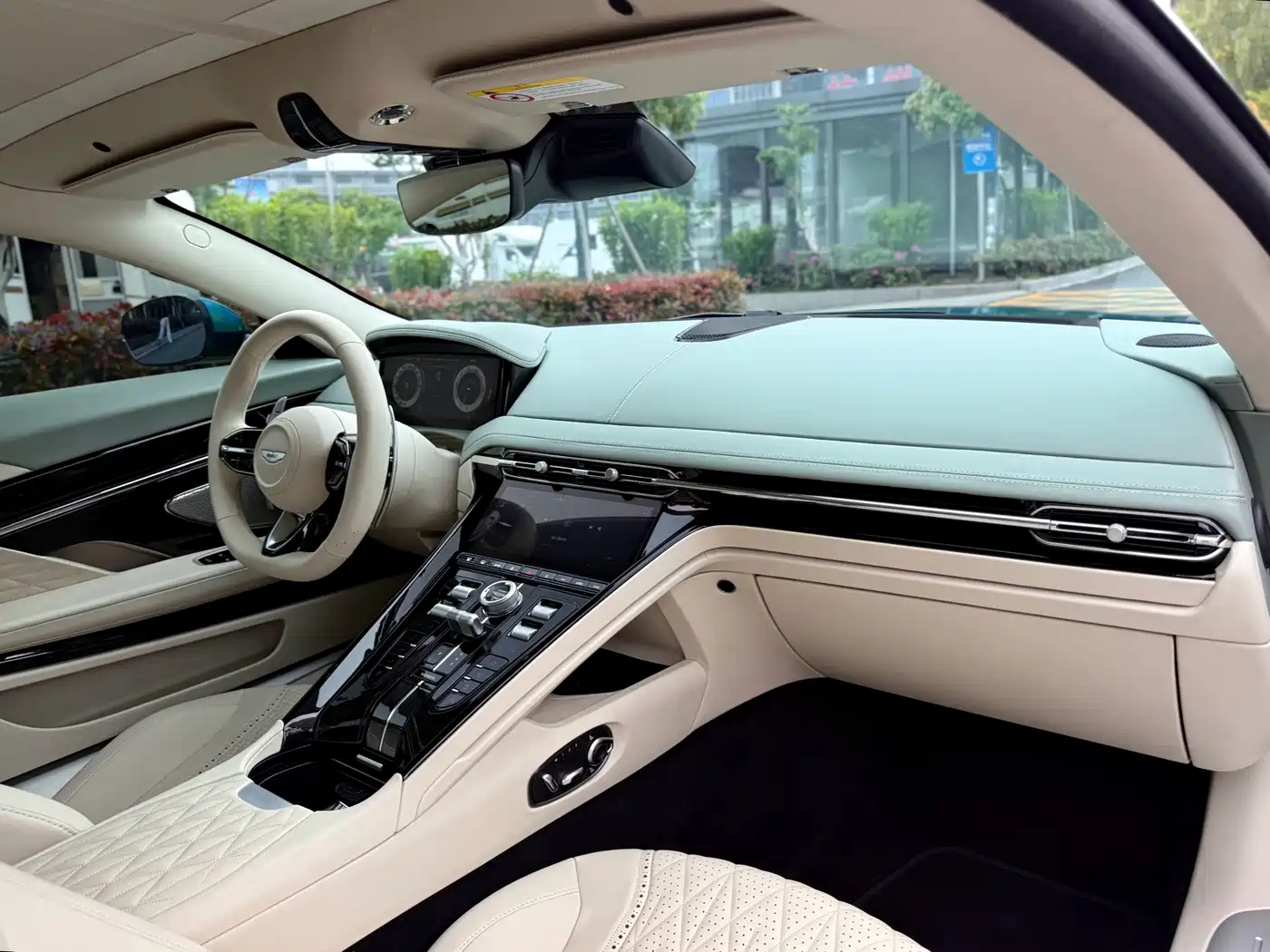 Aston Martin DB12 2025 2025 4.0T V8 Coupe