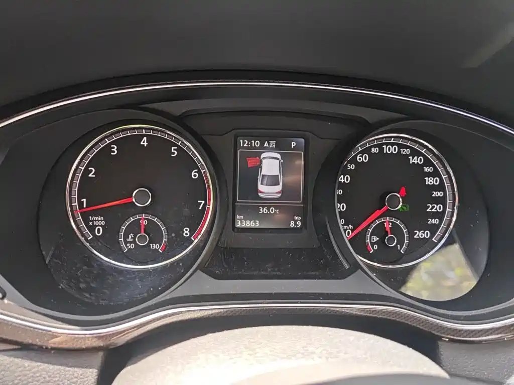 Volkswagen Passat 2016 330TSI DSG Executive Edition фото 8
