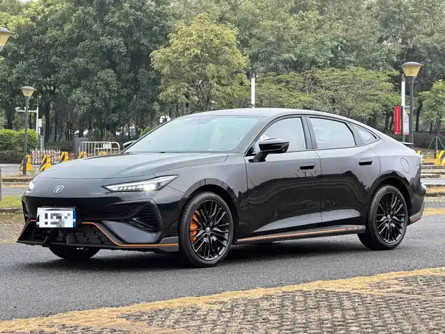 Changan UNI-V 2025