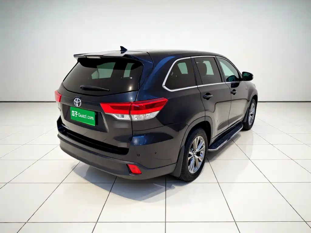 Photo 6 - Toyota Highlander