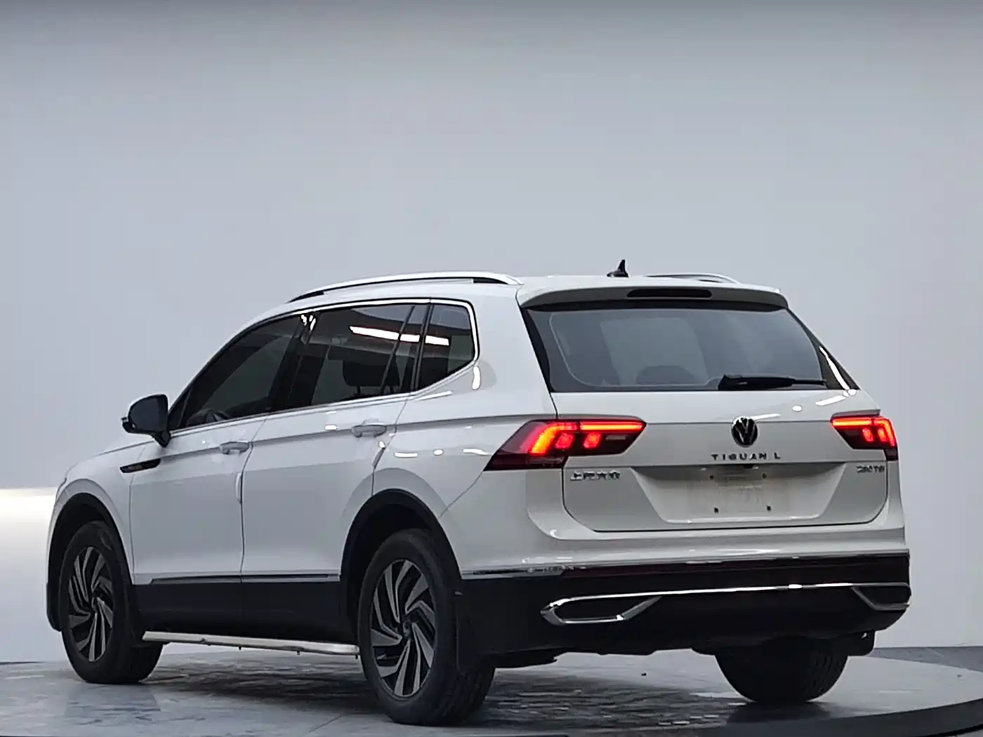 Volkswagen Tiguan L 2023 280TSI 2WD Trend Limited Edition фото 5